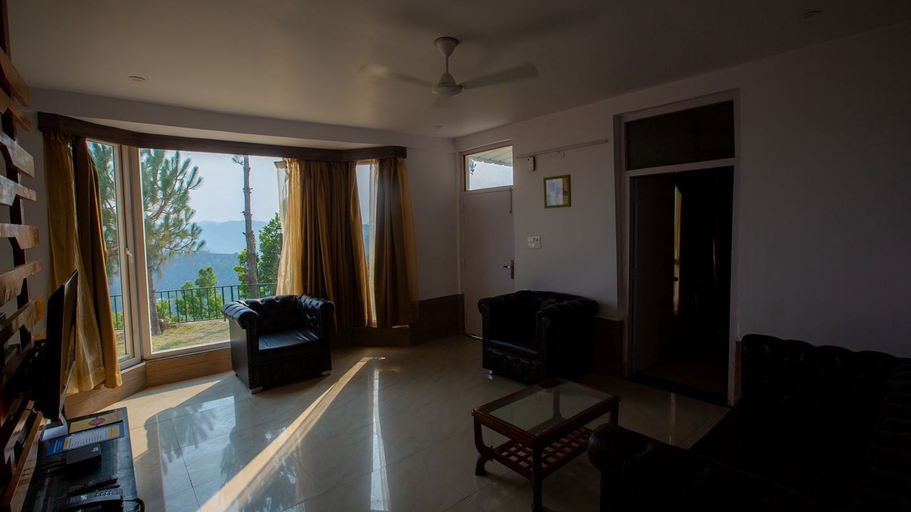 Photo of Livingroom in Lansdowne
