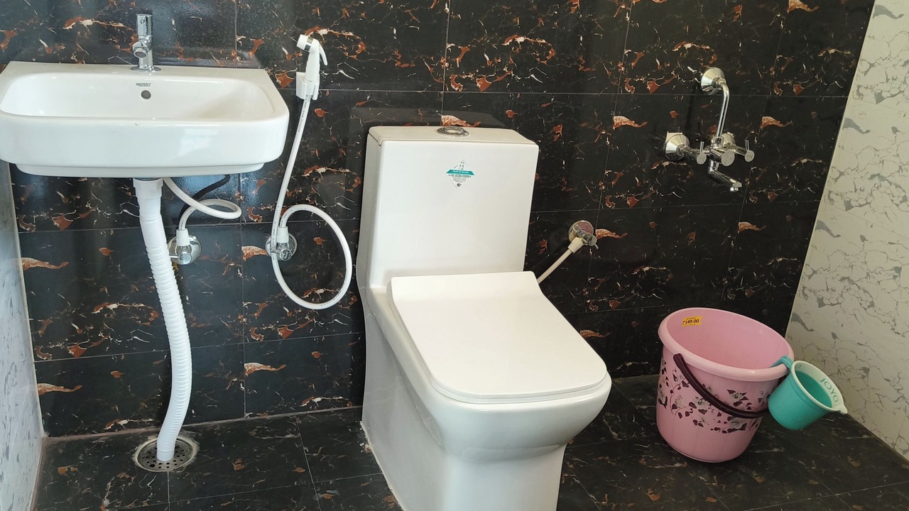 Photo of Bathroom in Kumbalgodu