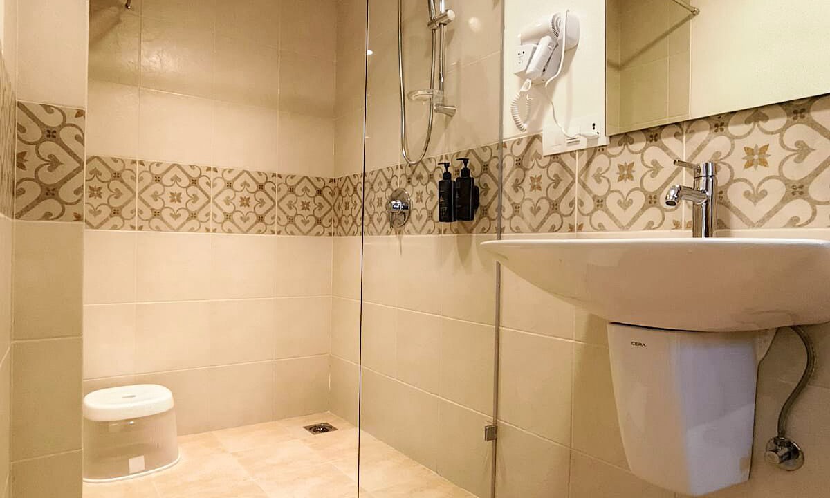 Photo of Bathroom in Shelpem