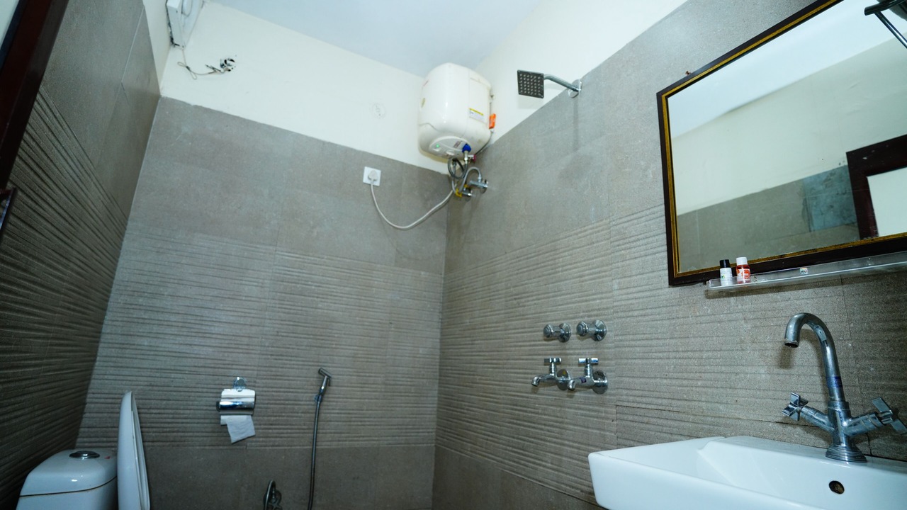 Photo of Bathroom in Paliyal Gaon