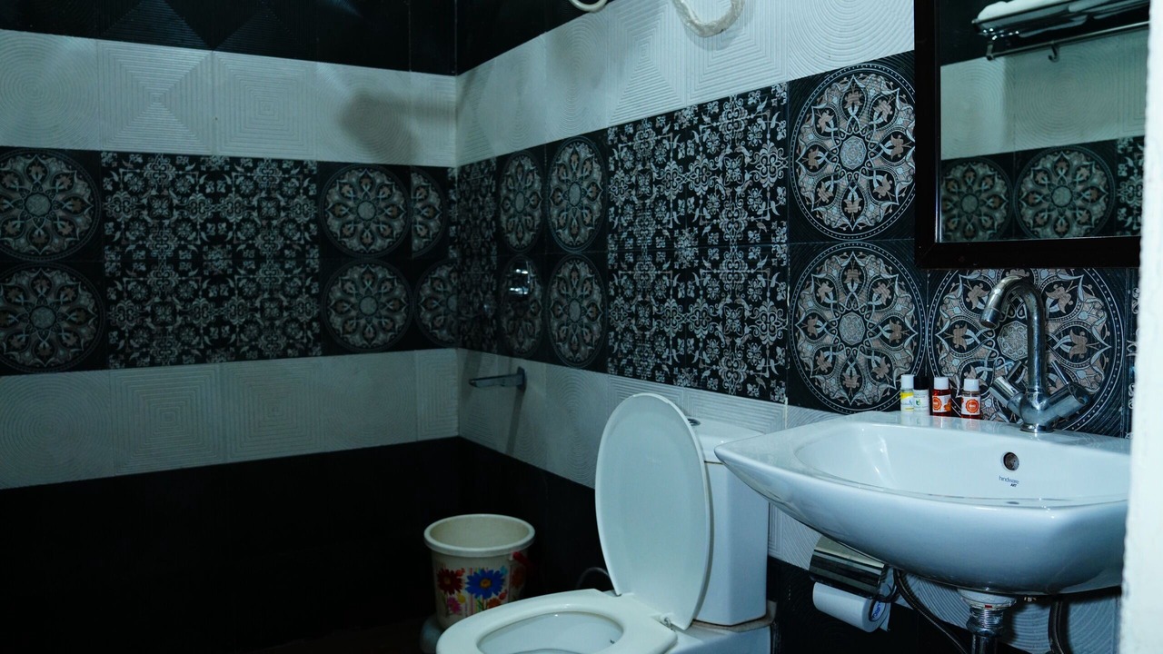 Photo of Bathroom in Paliyal Gaon