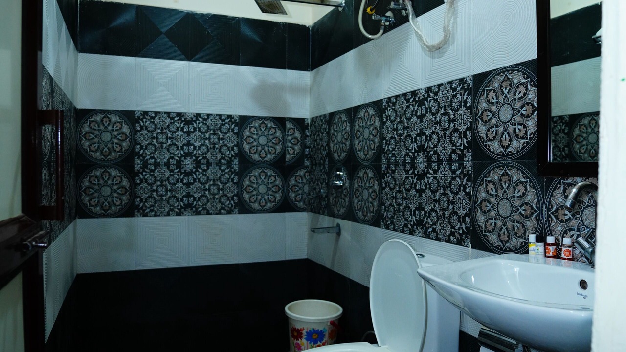 Photo of Bathroom in Paliyal Gaon