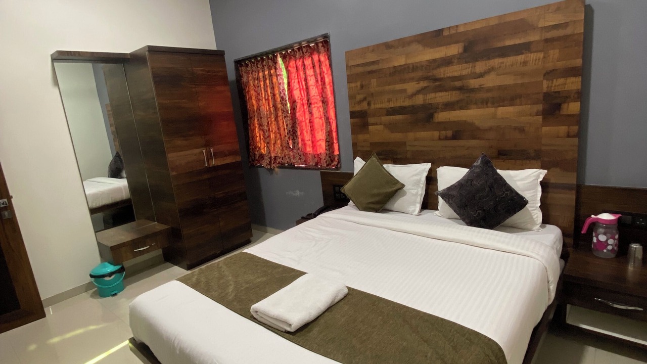 Photo of Bedroom in Mahabaleshwar
