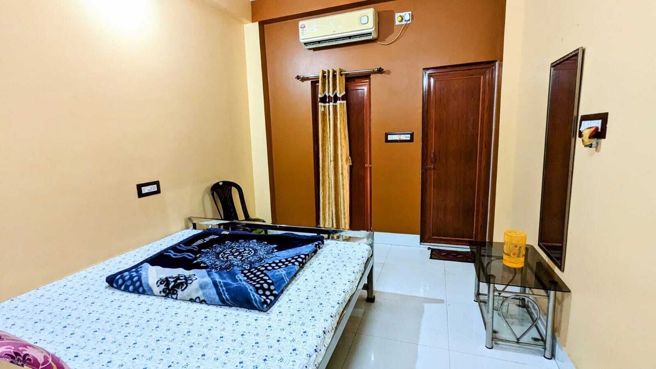 Photo of Bedroom in Pakhiralay