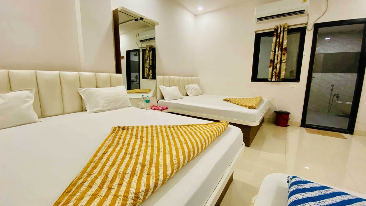 Photo of Bedroom in Omkareshwar