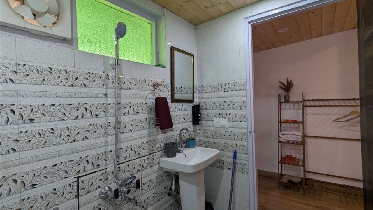 Photo of Bathroom in Kanatal