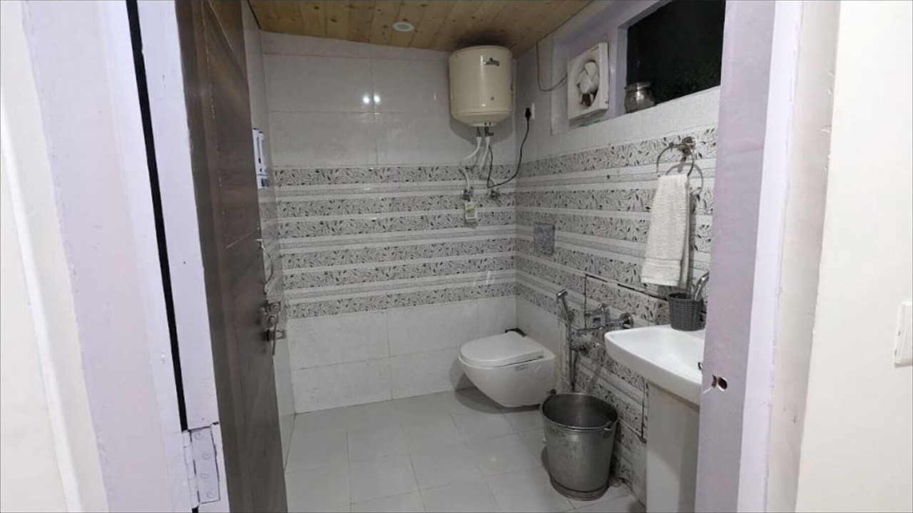 Photo of Bathroom in Kanatal