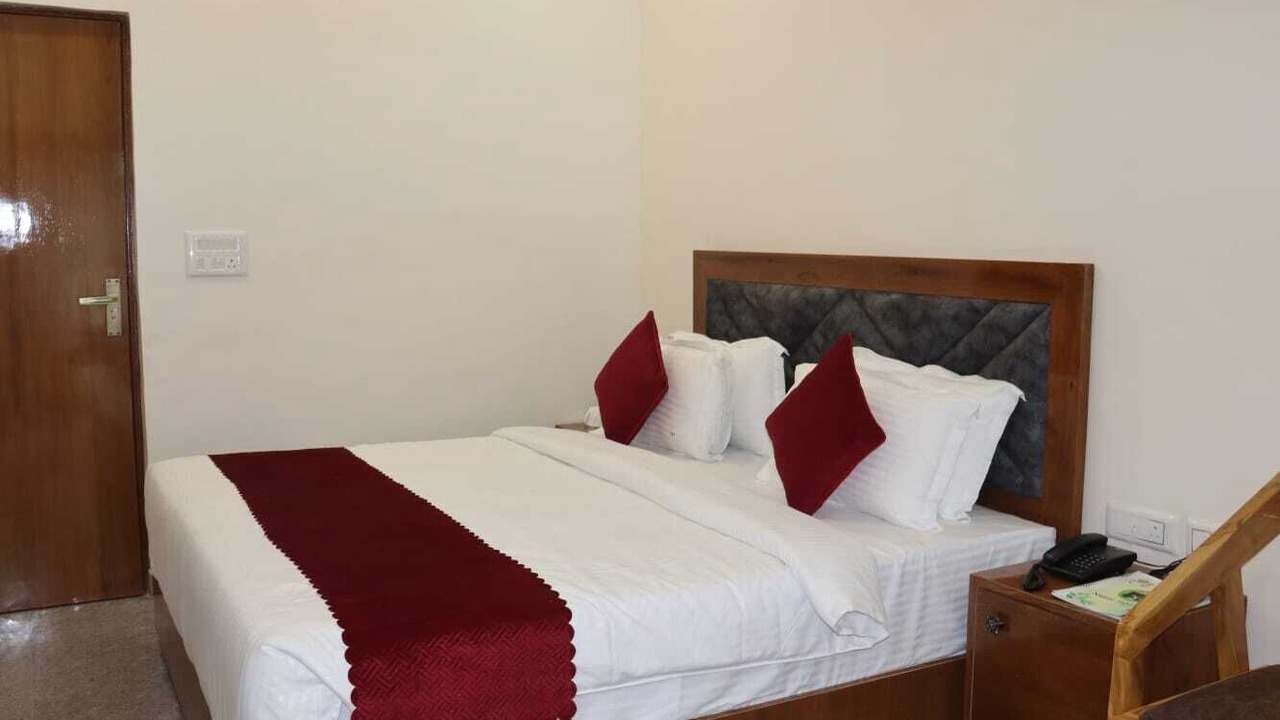 Photo of Bedroom in Lansdowne