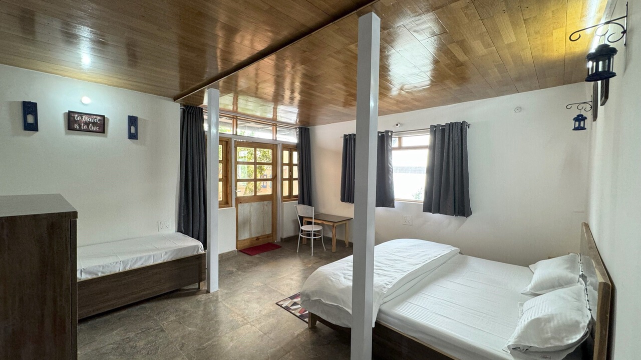 Photo of Bedroom in Mukteshwar