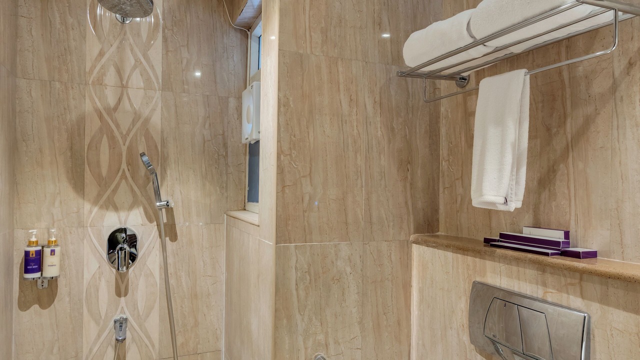 Photo of Bathroom in Tiruchirappalli