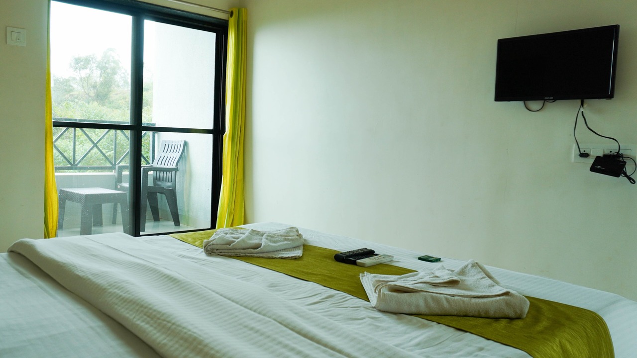 Photo of Bedroom in Mahabaleshwar