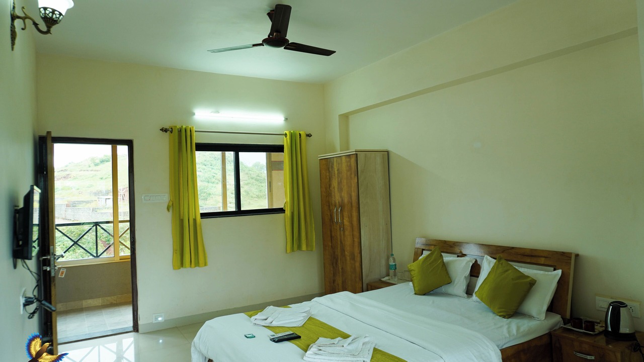 Photo of Bedroom in Mahabaleshwar