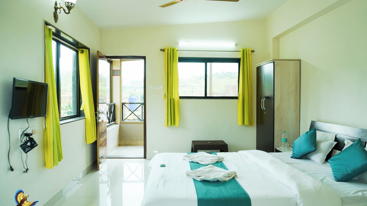 Photo of Bedroom in Mahabaleshwar