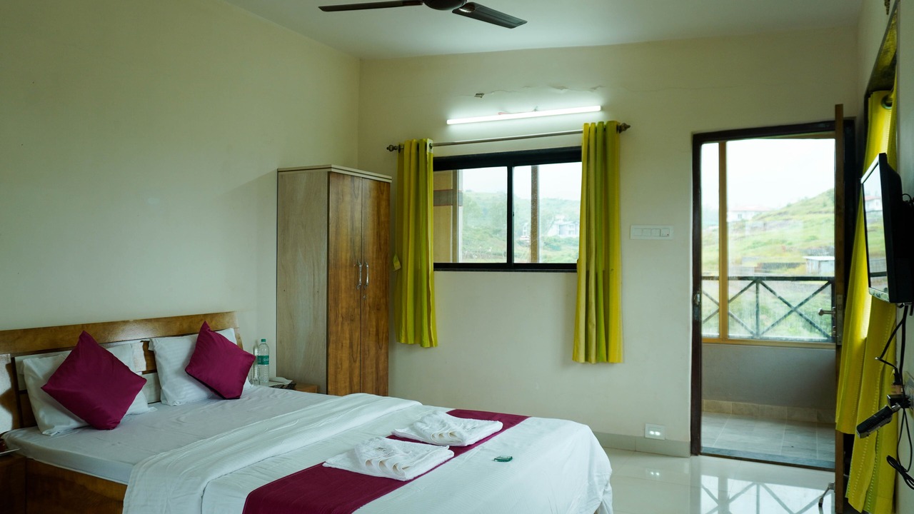 Photo of Bedroom in Mahabaleshwar