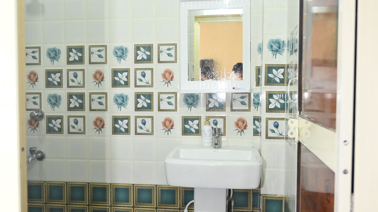 Photo of Bathroom in Garoi