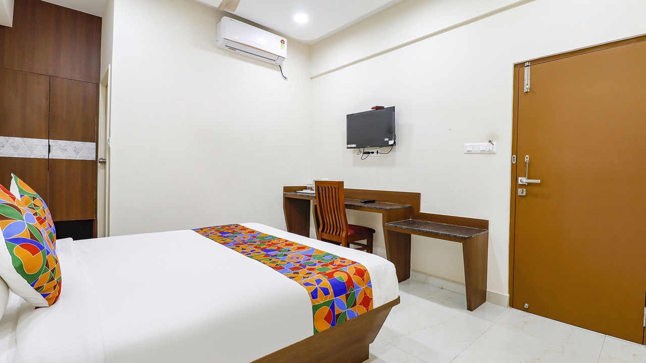 Photo of Bedroom in Shivaji Nagar