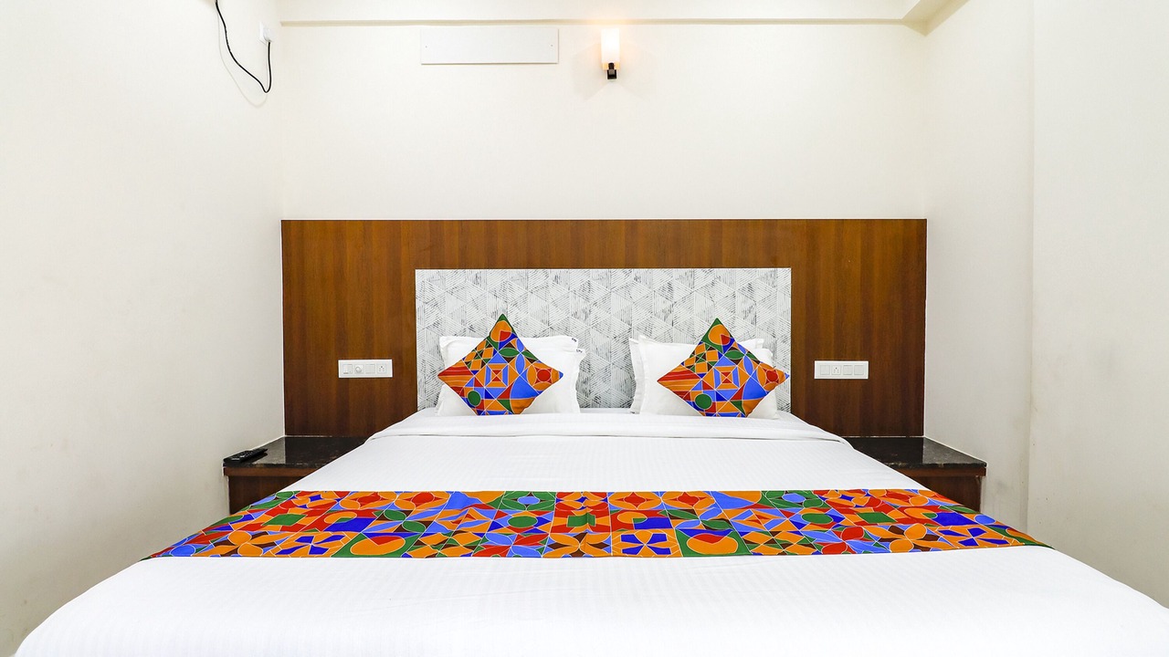 Photo of Bedroom in Shivaji Nagar