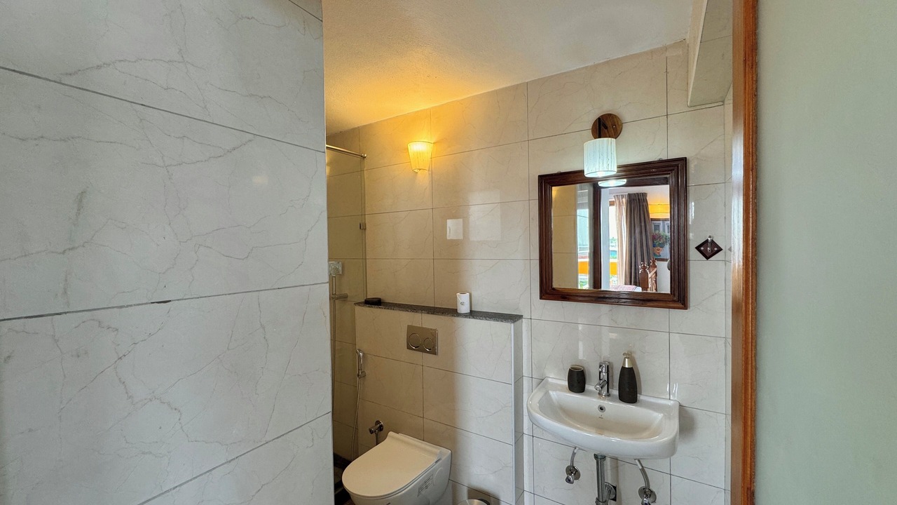 Photo of Bathroom in White Town