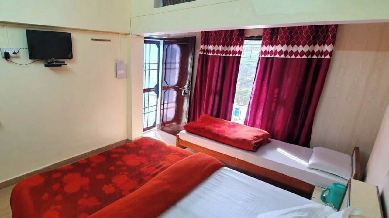 Photo of Bedroom in Chamoli
