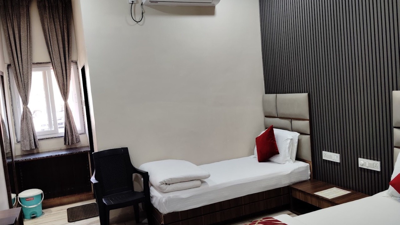 Photo of Bedroom in Amarkantak