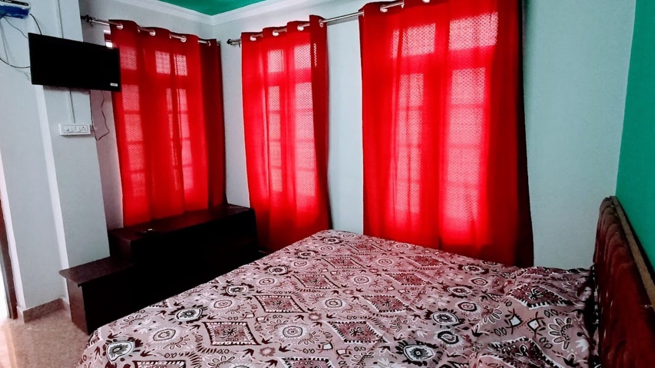 Photo of Bedroom in Chamoli