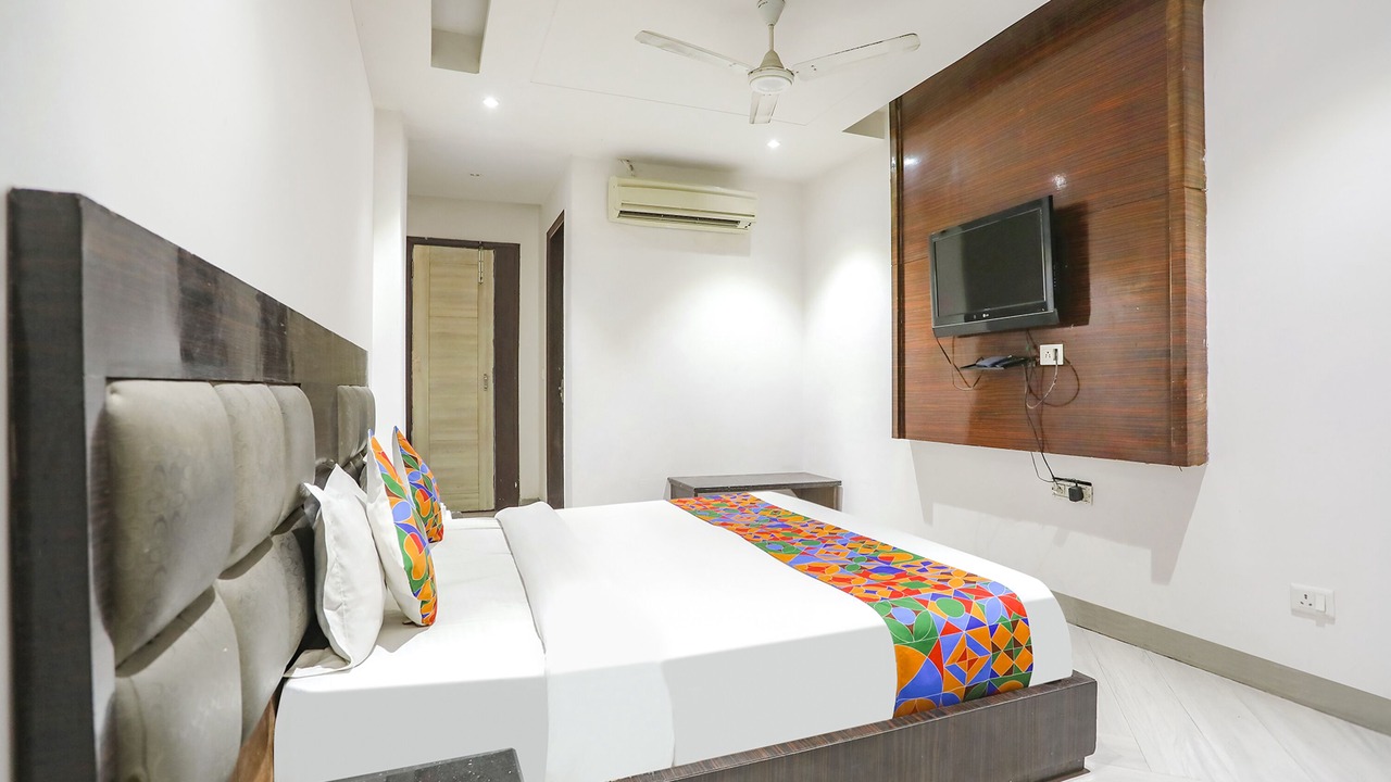Photo of Bedroom in Kalkaji
