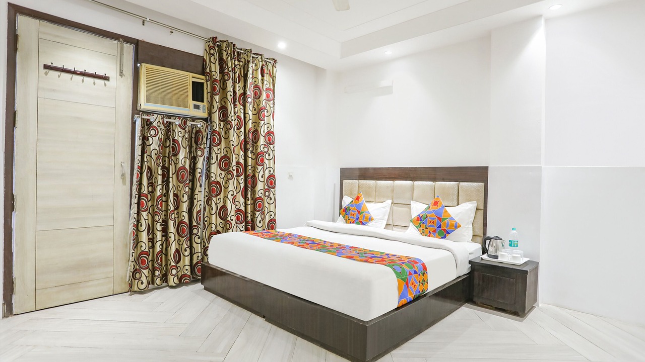 Photo of Bedroom in Kalkaji