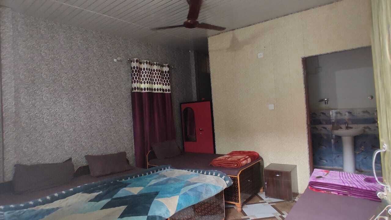Photo of Bedroom in Guptkashi