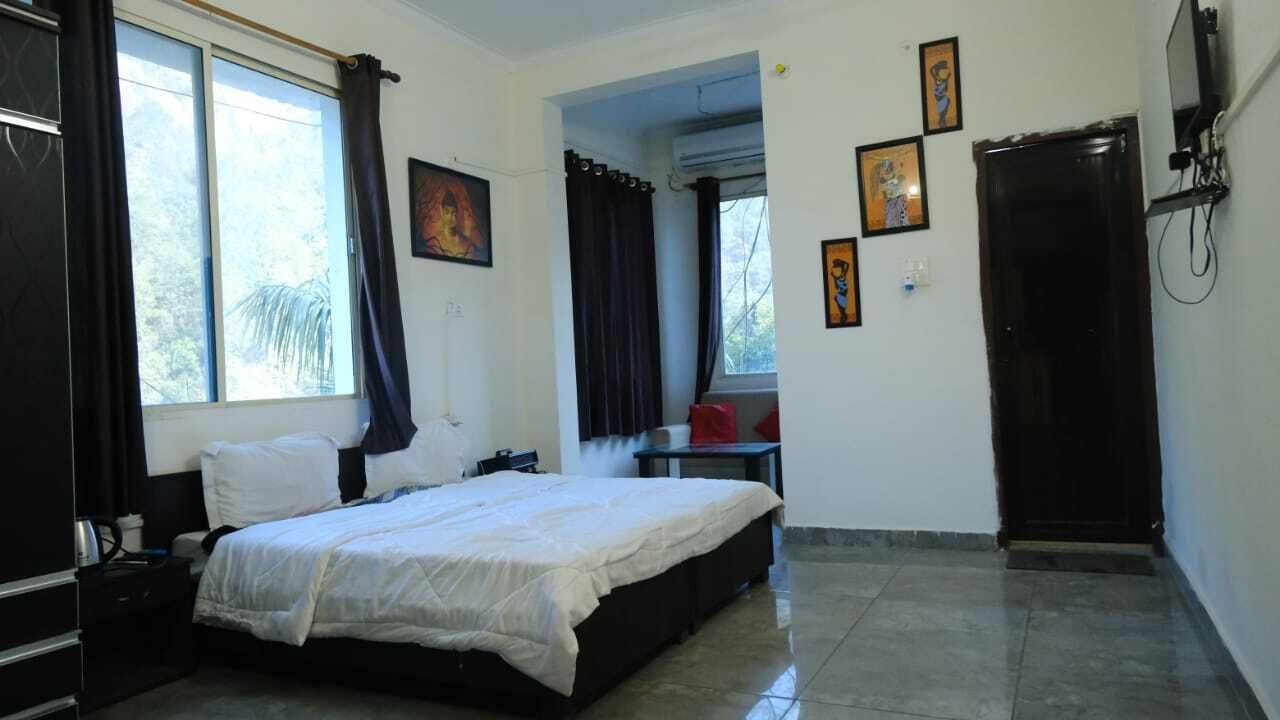 Photo of Bedroom in Paliyal Gaon