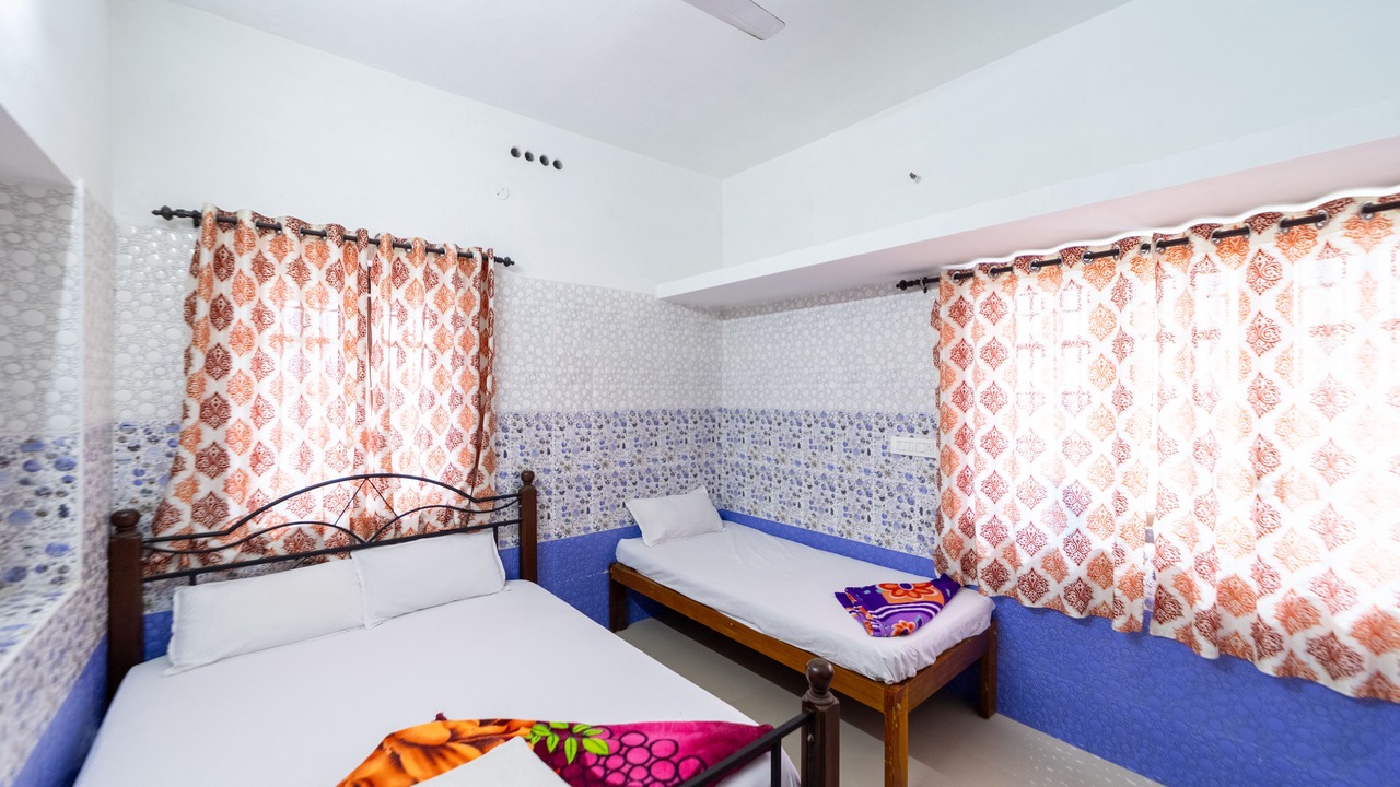 Photo of Bedroom in Valparai