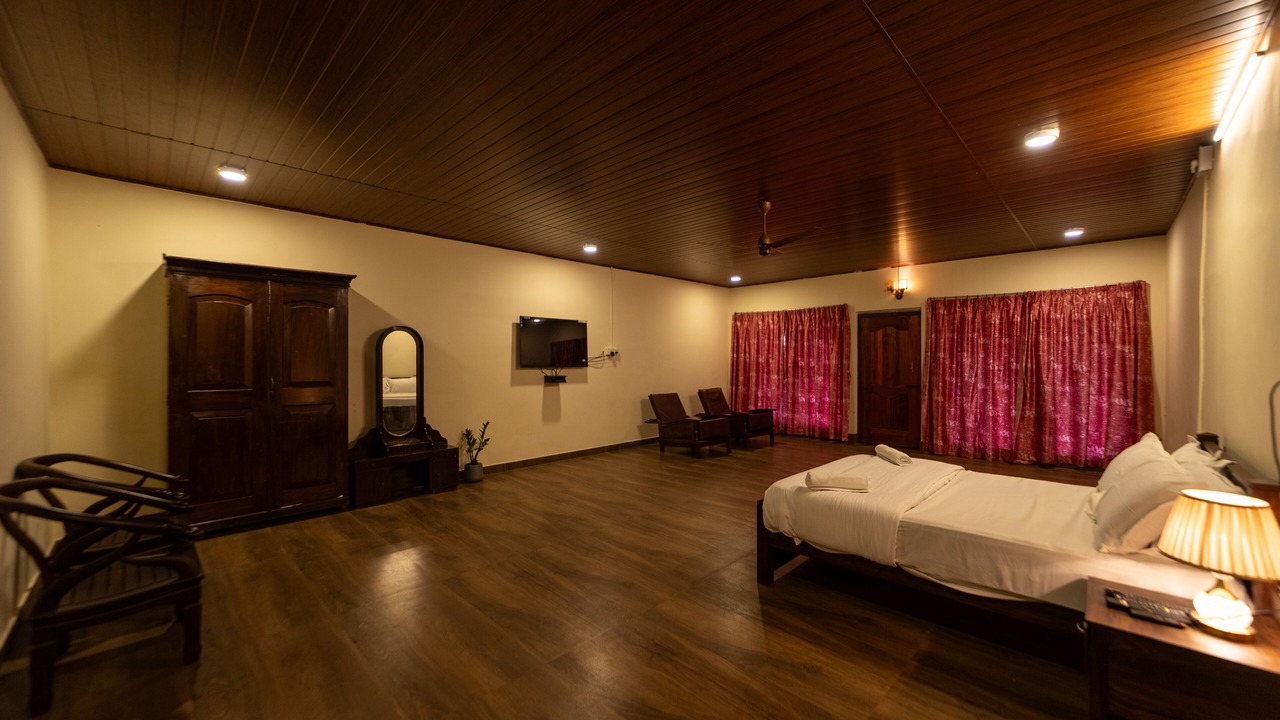 Photo of Bedroom in Valparai