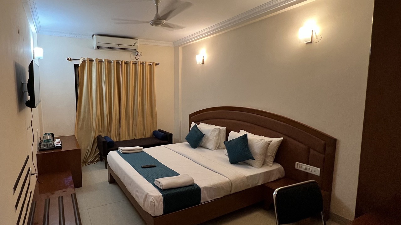 Photo of Bedroom in Shivaji Nagar