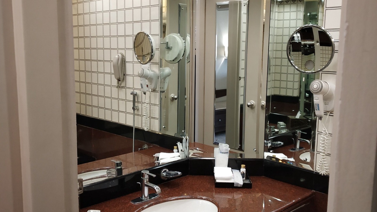 Photo of Bathroom in Alipur