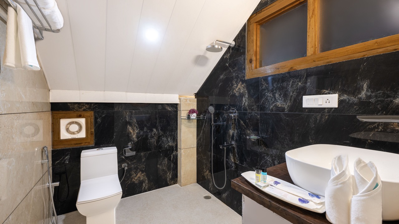Photo of Bathroom in Ghiyagi