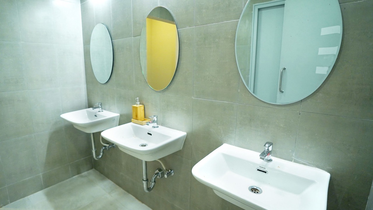 Photo of Bathroom in Iyyappanthangal