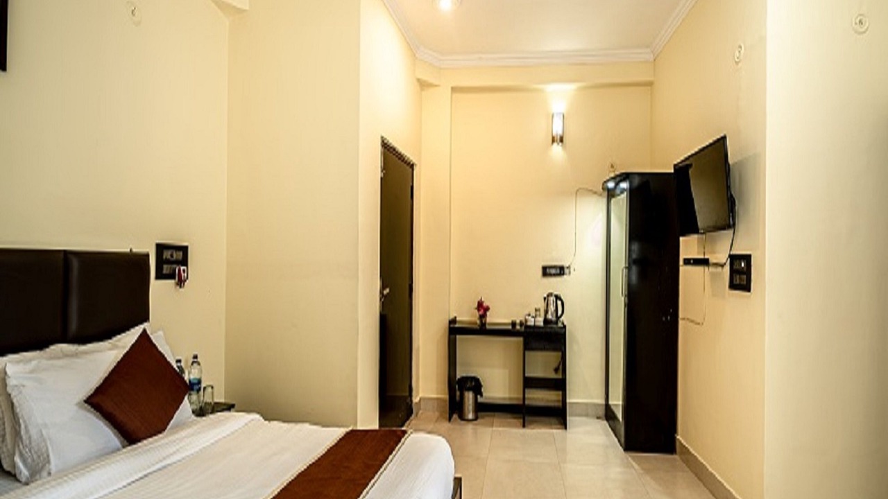 Photo of Bedroom in Lansdowne