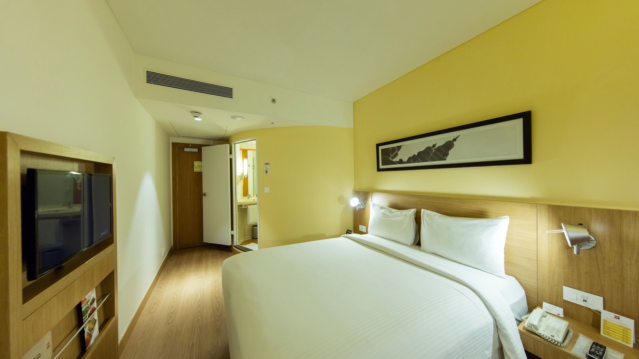 Photo of Bedroom in Thousand Lights