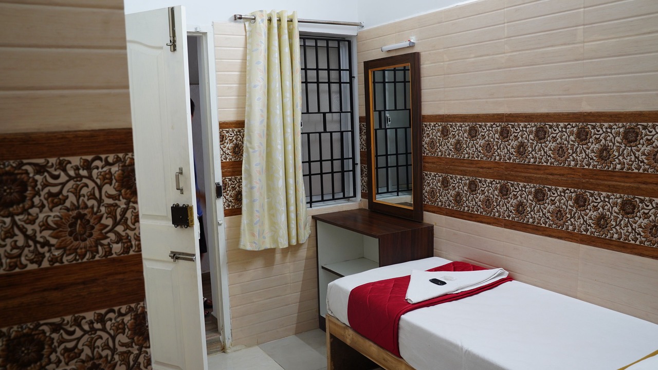 Photo of Bedroom in Nanganallur