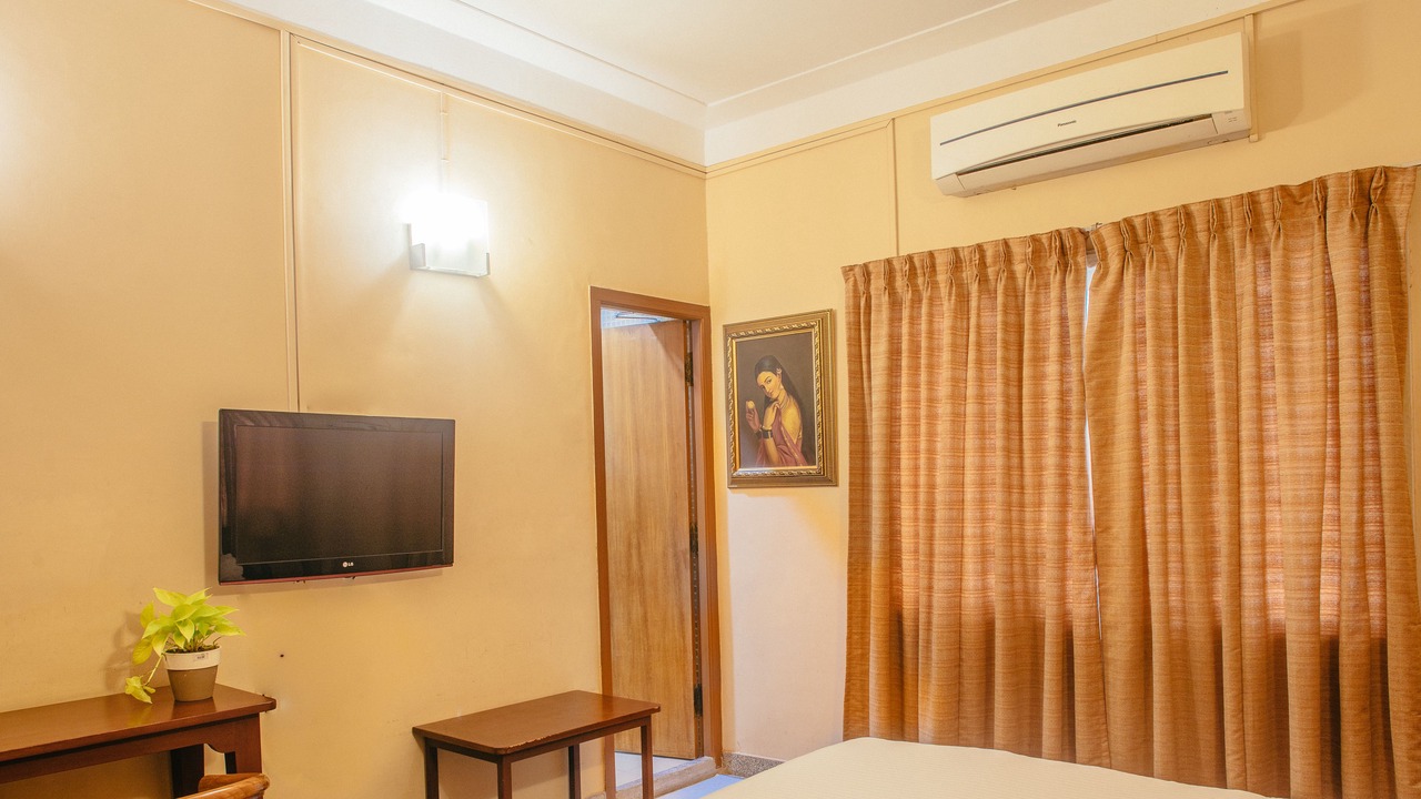 Photo of Bedroom in Thousand Lights West