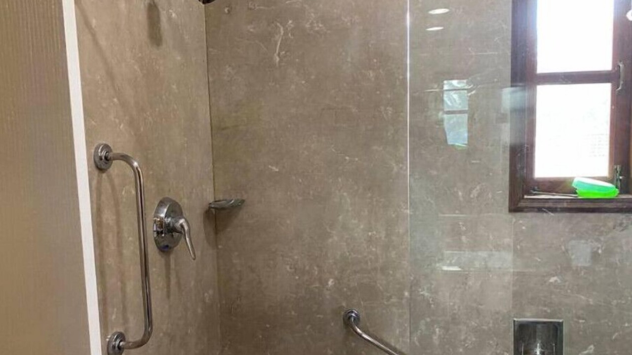 Photo of Bathroom in Fatona