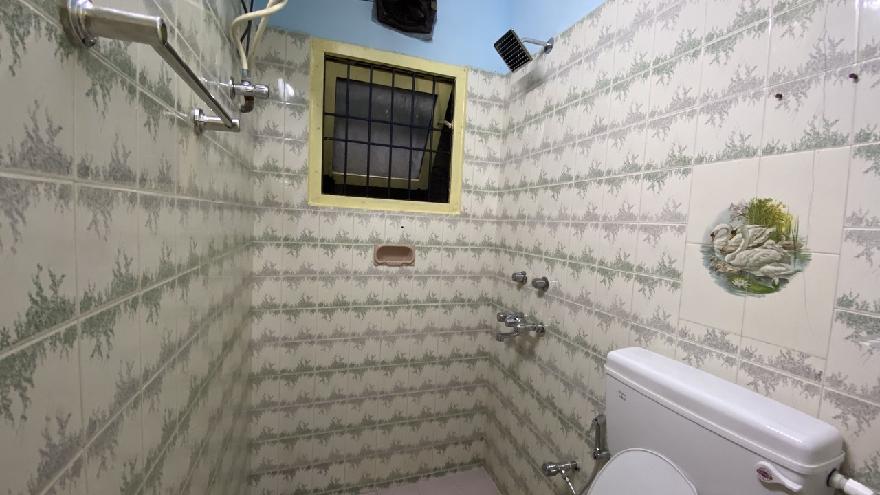 Photo of Bathroom in Taramani