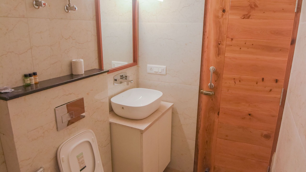 Photo of Bathroom in The Mall Road
