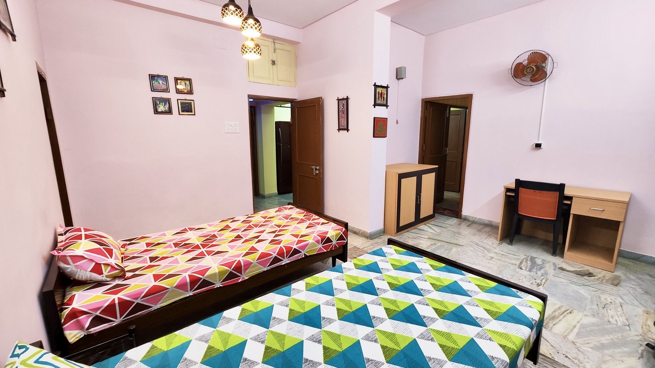 Photo of Bedroom in Jadavpur