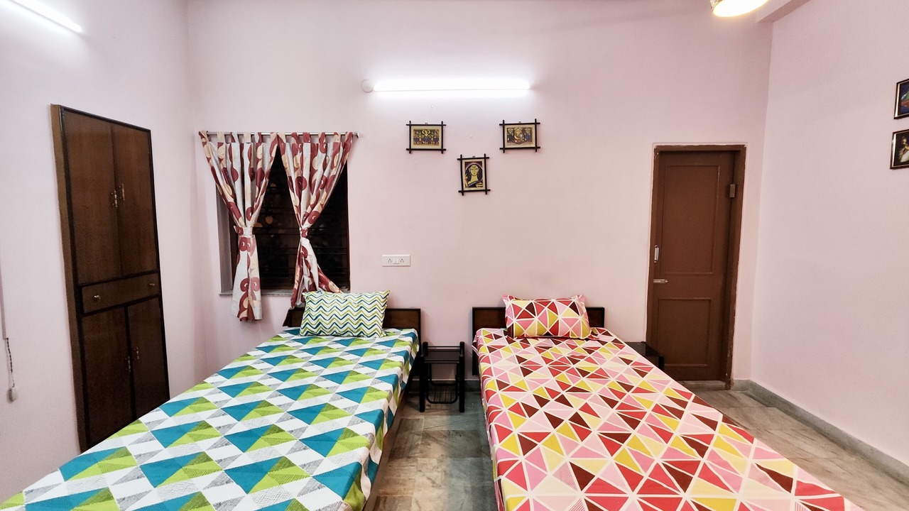 Photo of Bedroom in Jadavpur