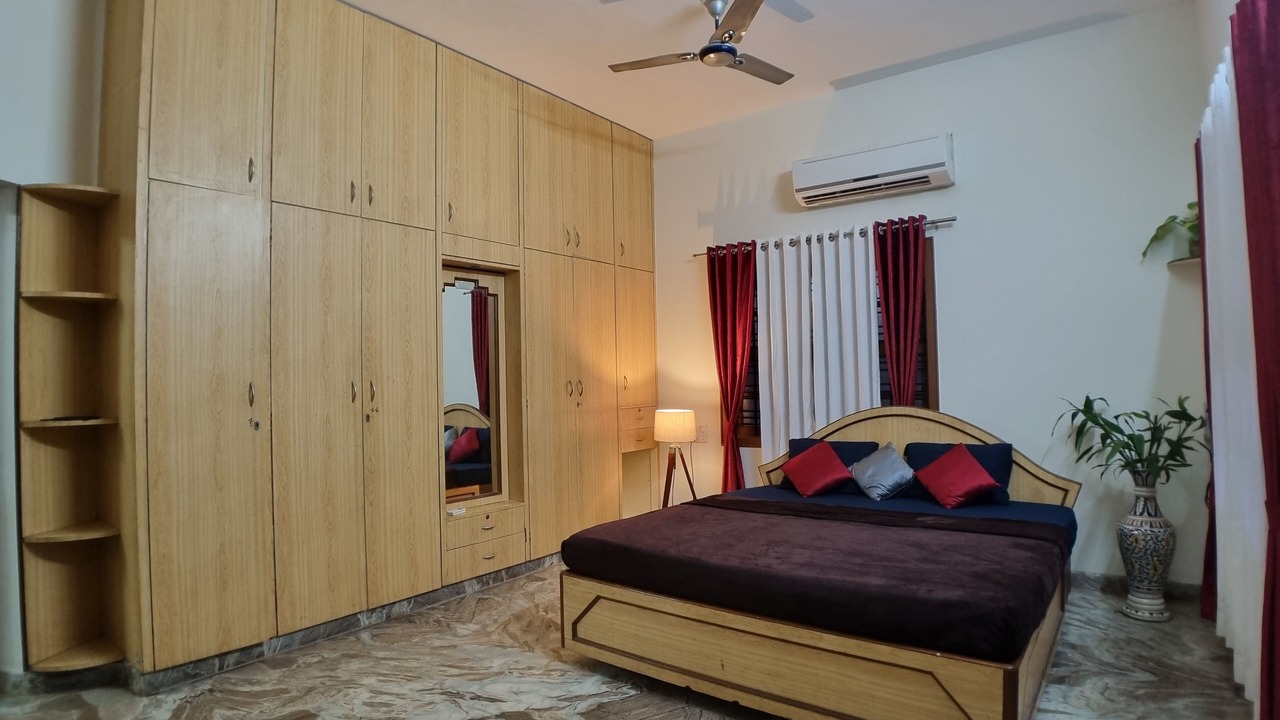 Photo of Bedroom in Adyar