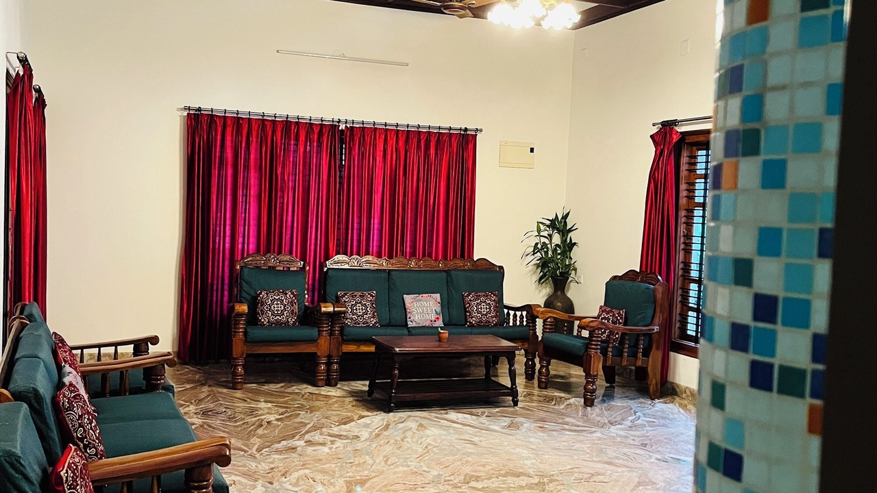 Photo of Livingroom in Adyar