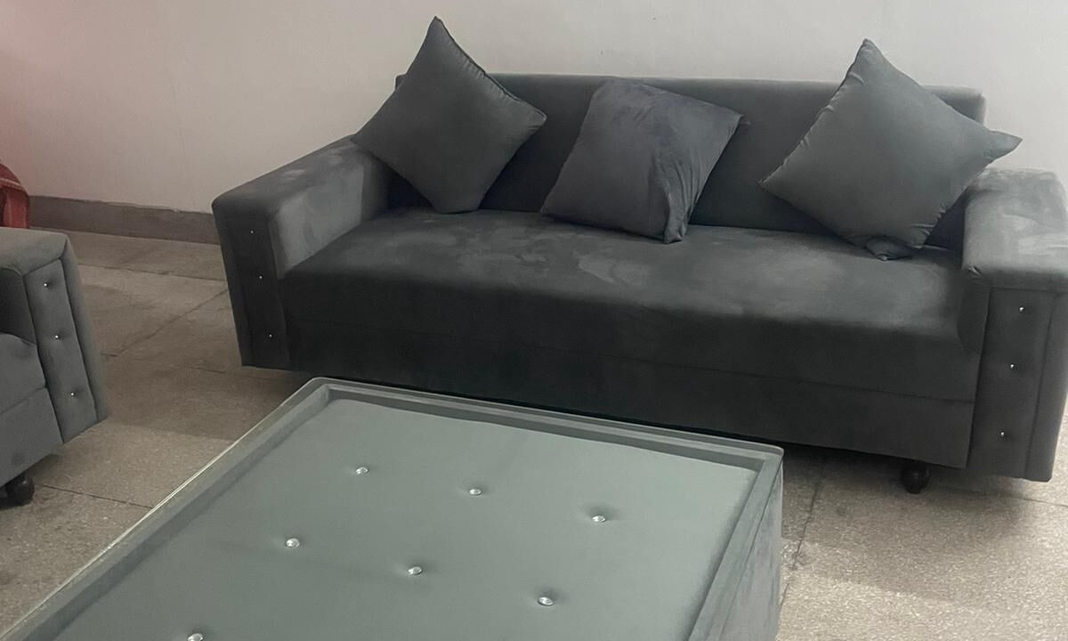Photo of Livingroom in Ranjit Avenue