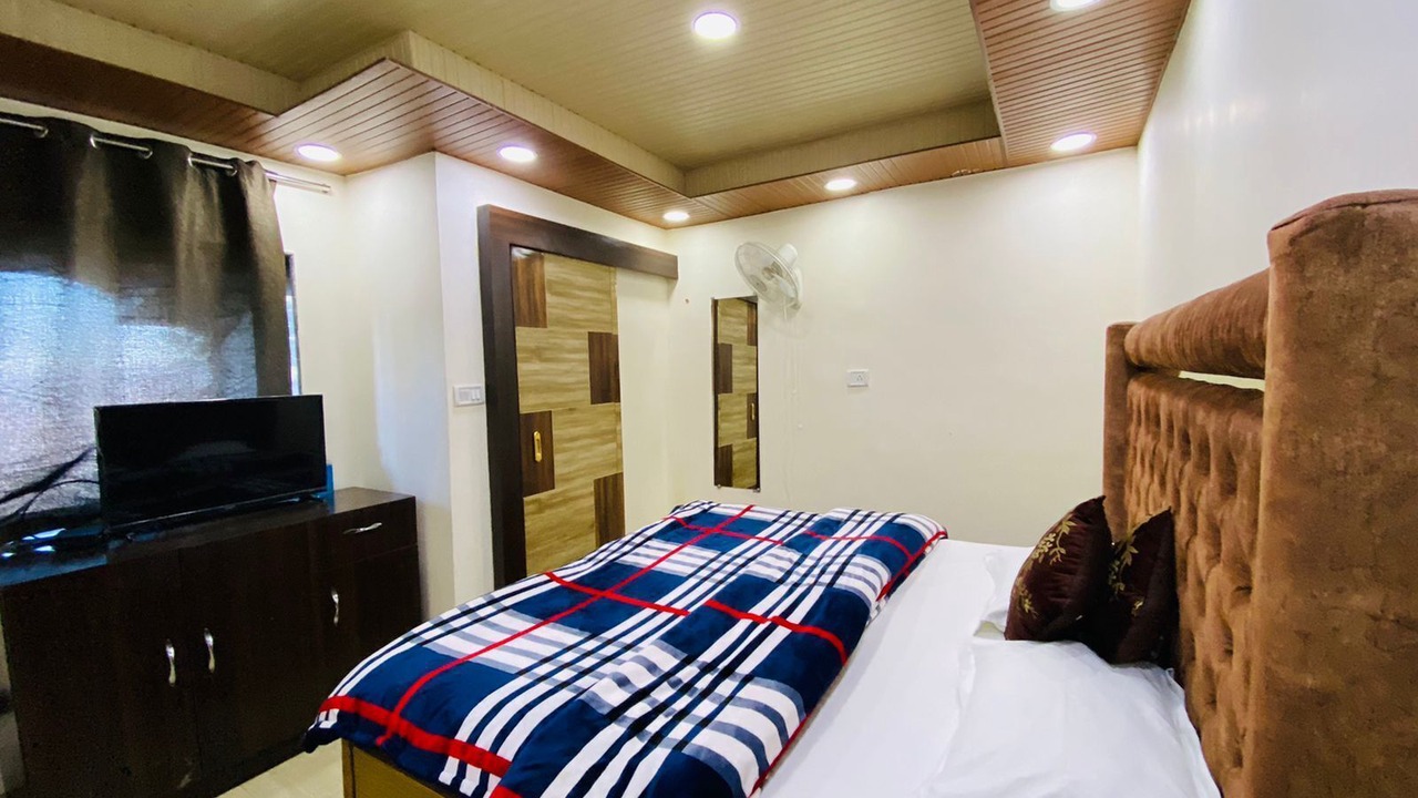 Photo of Bedroom in The Mall Road