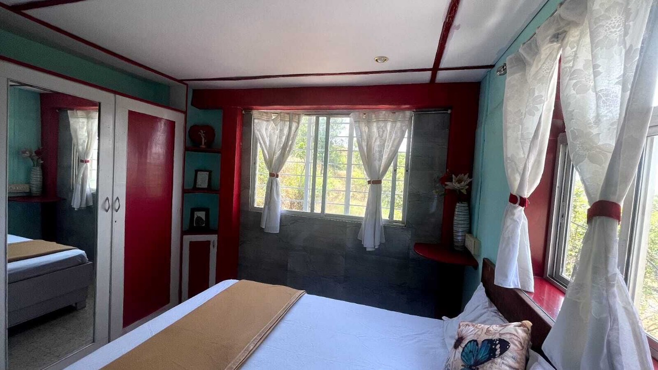 Photo of Bedroom in Mahabaleshwar