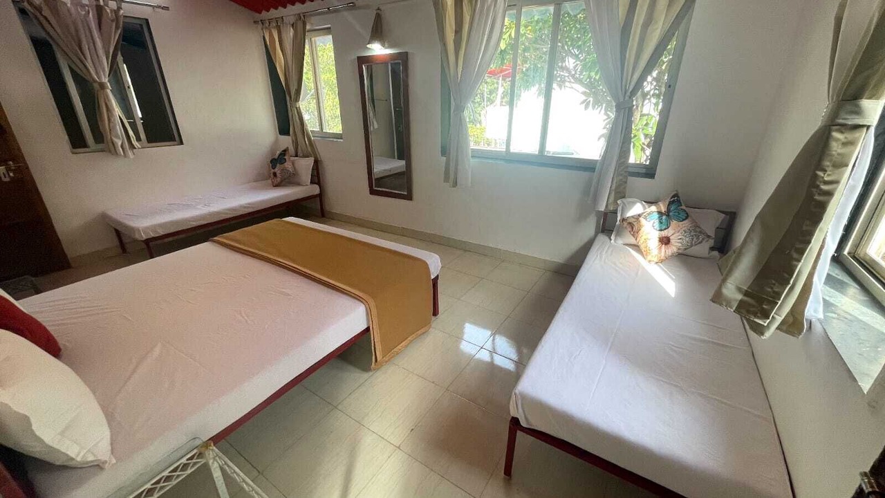 Photo of Bedroom in Mahabaleshwar